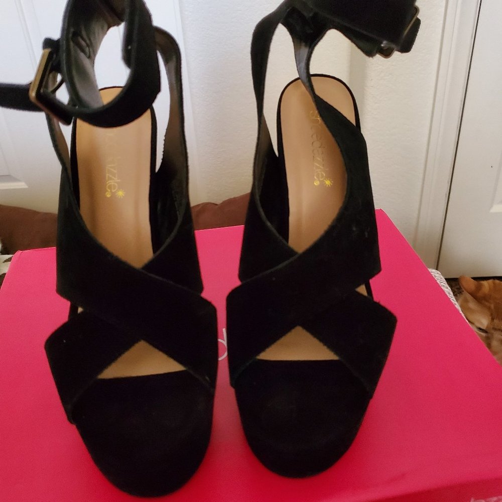 Black Crisscross Strap Platform Heels